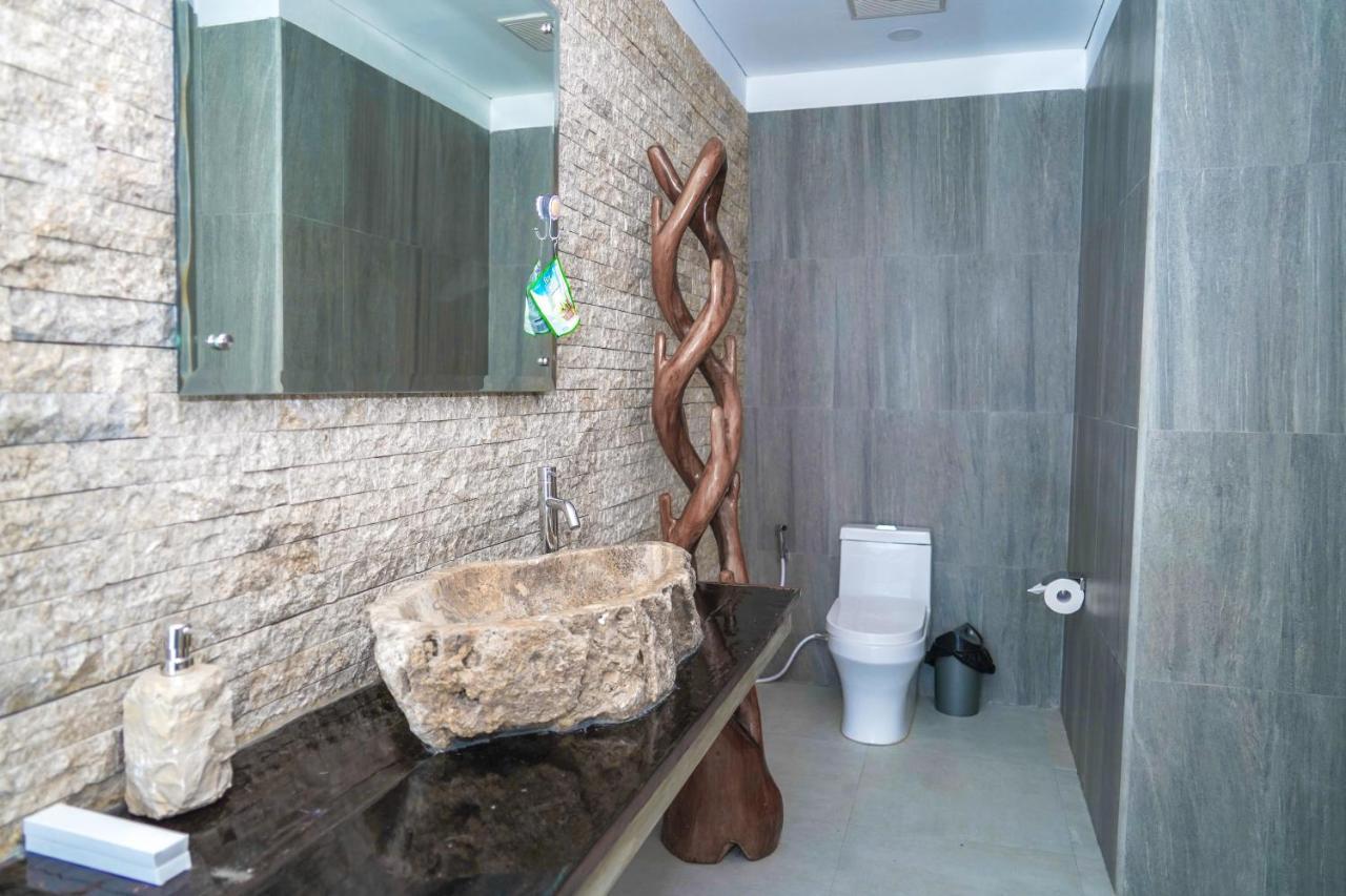 Theodor Hotel Labuan Bajo Extérieur photo