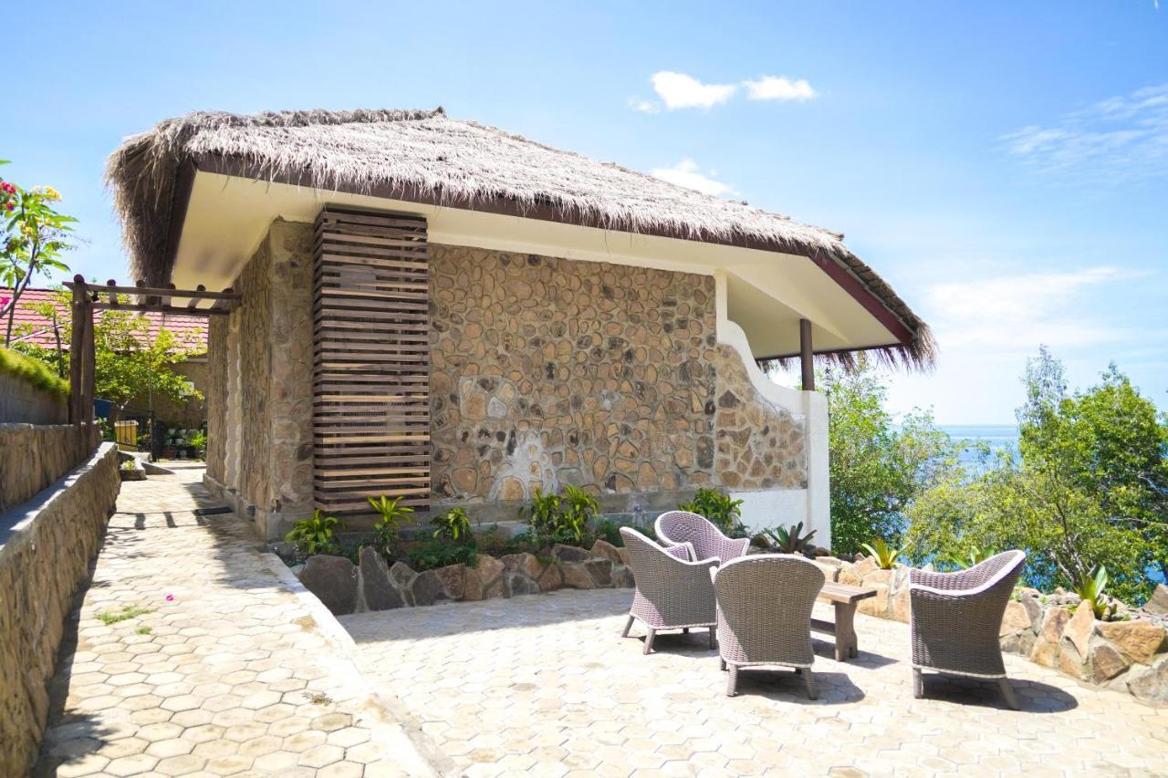 Theodor Hotel Labuan Bajo Extérieur photo