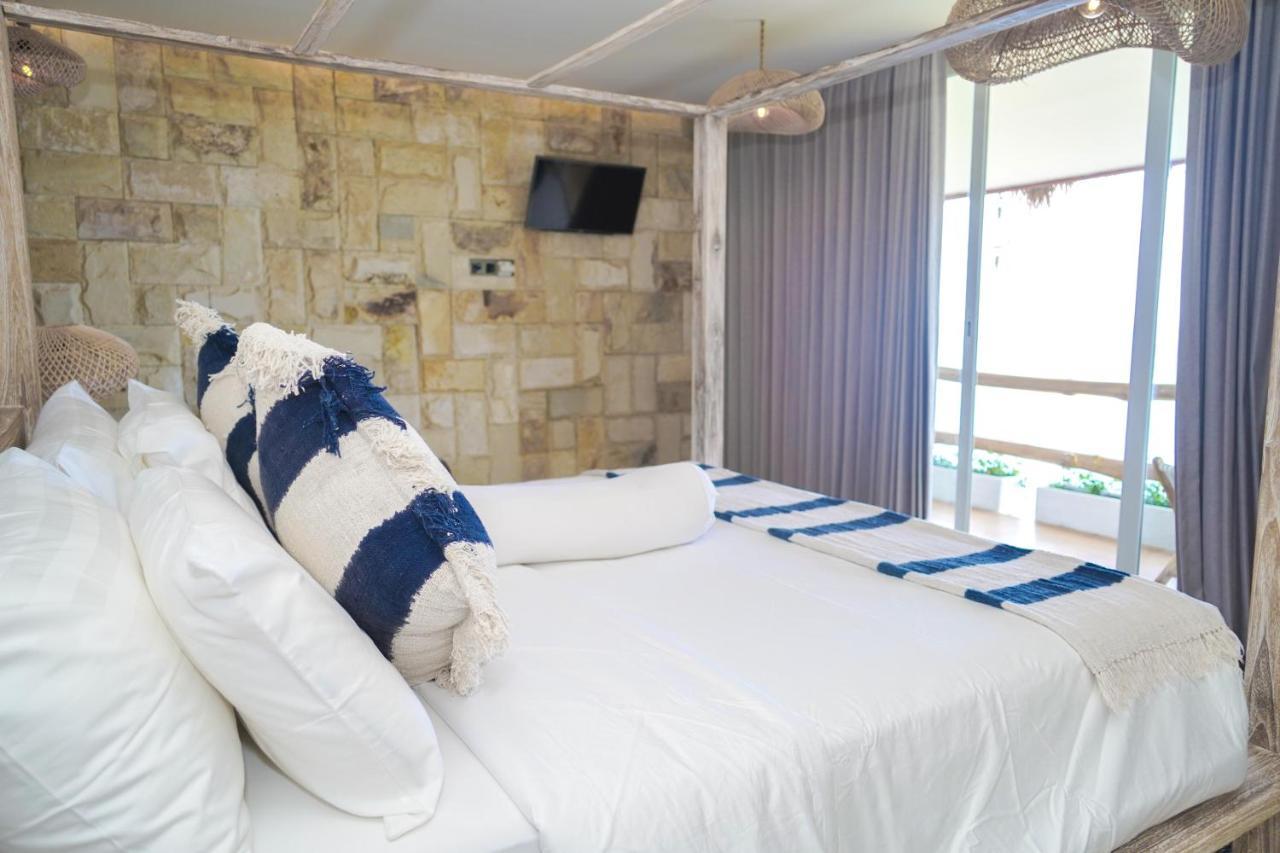 Theodor Hotel Labuan Bajo Extérieur photo